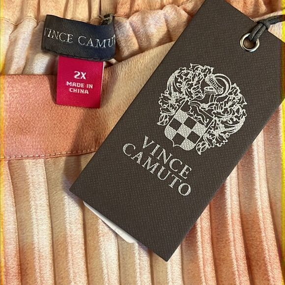 NWT Vince Camuto Shark Bite Pleated Skirt - Size 2X - Picture 10 of 12